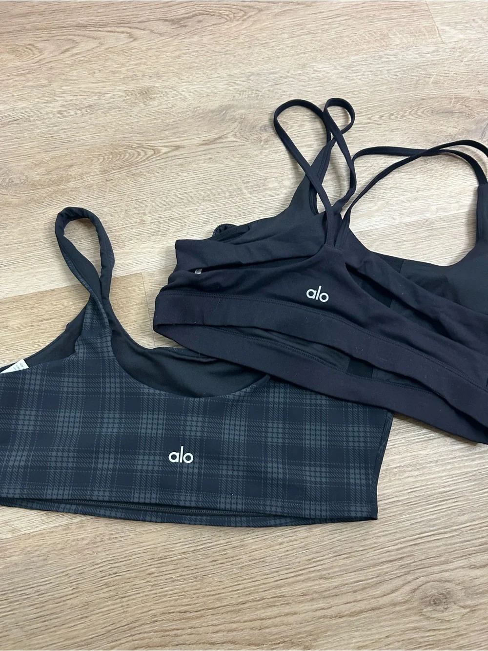 Bundle of 2 ALO Yoga Sports Bra Black and Plaid Size Large